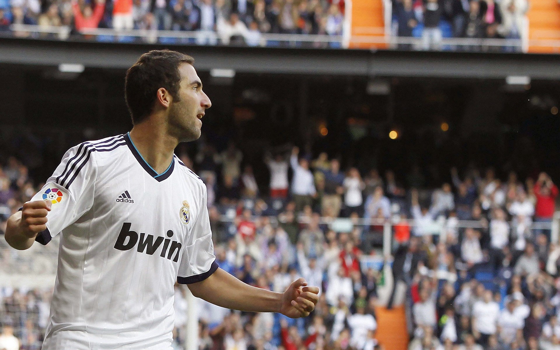 华体会体育入口-“安赫尔·巴尔博萨的攻守兼备与快节奏突破，成就美洲狮队的制胜利器”